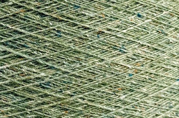 Zimpfer Wolle Selezione Art. Cardiff Tweed Nm 1/10500 – Merino Seide Garn col. Salbeigrün